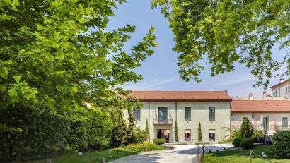 Holiday apartments in Bardolino/a short walk from Lake Garda