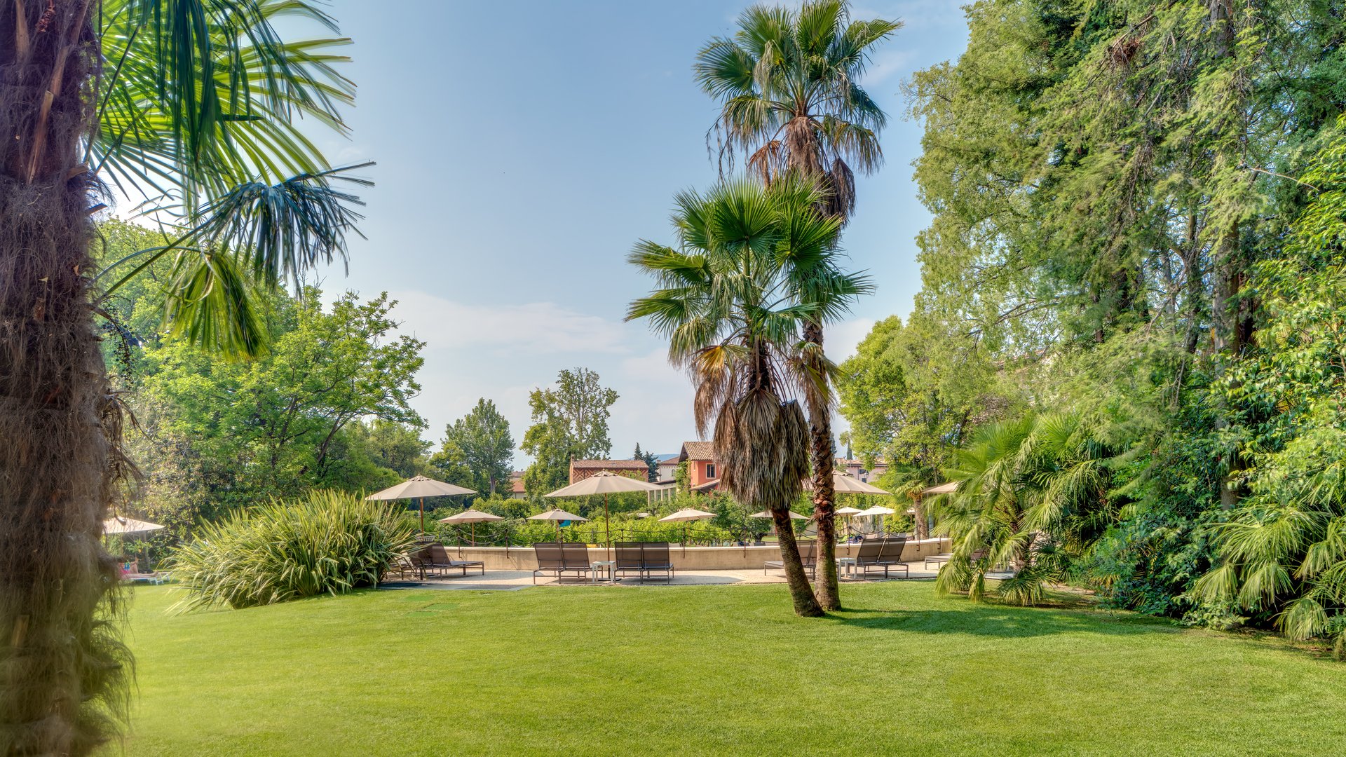 Holiday apartments in Bardolino/a short walk from Lake Garda