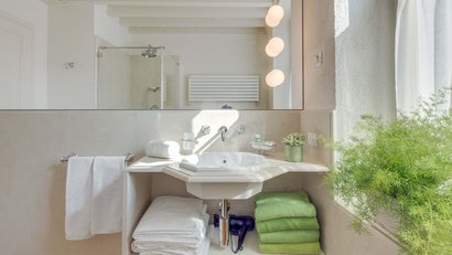 Holiday apartments in Bardolino/a short walk from Lake Garda